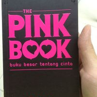 THE PINK BOOK :  buku besar tentang cinta