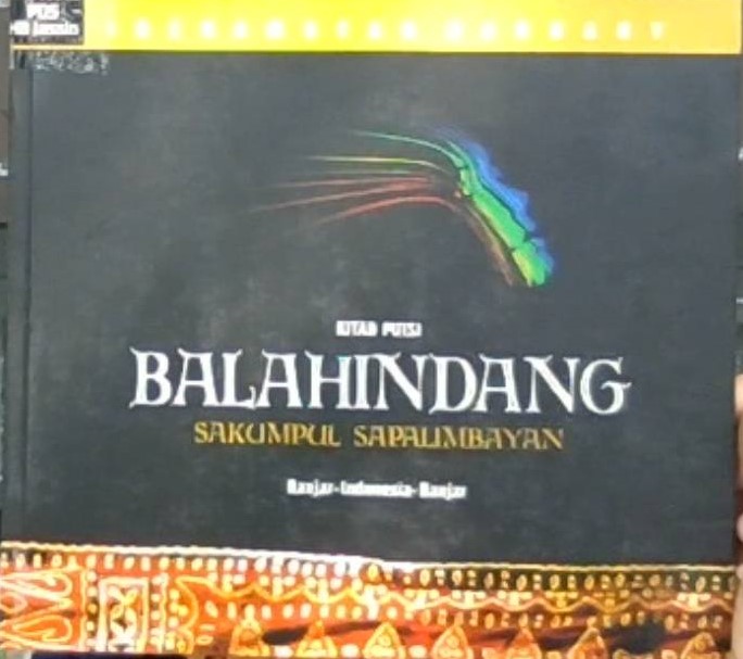 Balahindang :  sakumpul sapalimbayan kitab puisi bahasa Banjar - Indonesia