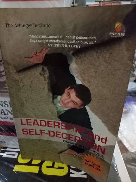 Leadership and Self-Deception = Berpikir di luar kotak