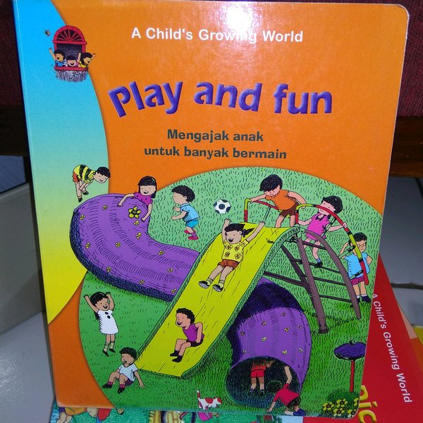 Play and Fun :  Mengajak Anak untuk Banyak Bermain