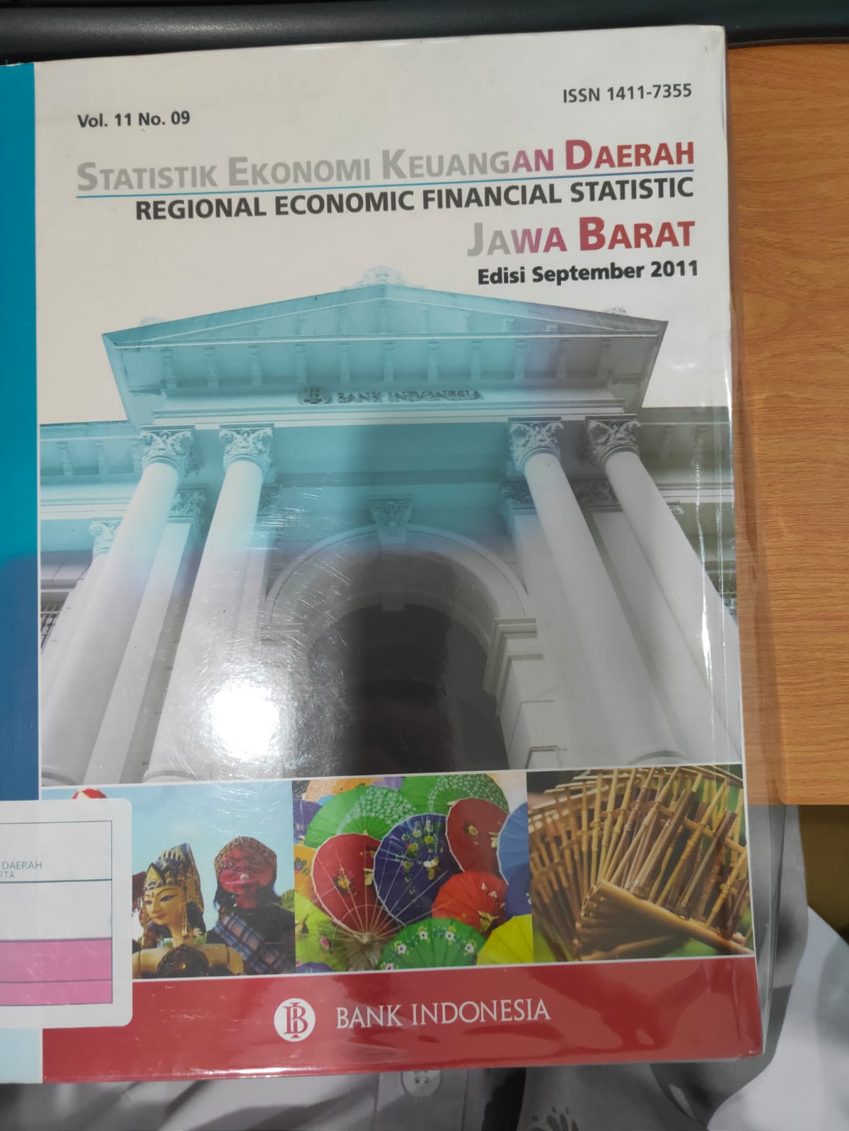 Statistik Ekonomi Keuangan Daerah Jawa Barat Vol 11 No, 09 edisi September 2011 = :  Regional Economic Financial Statistic