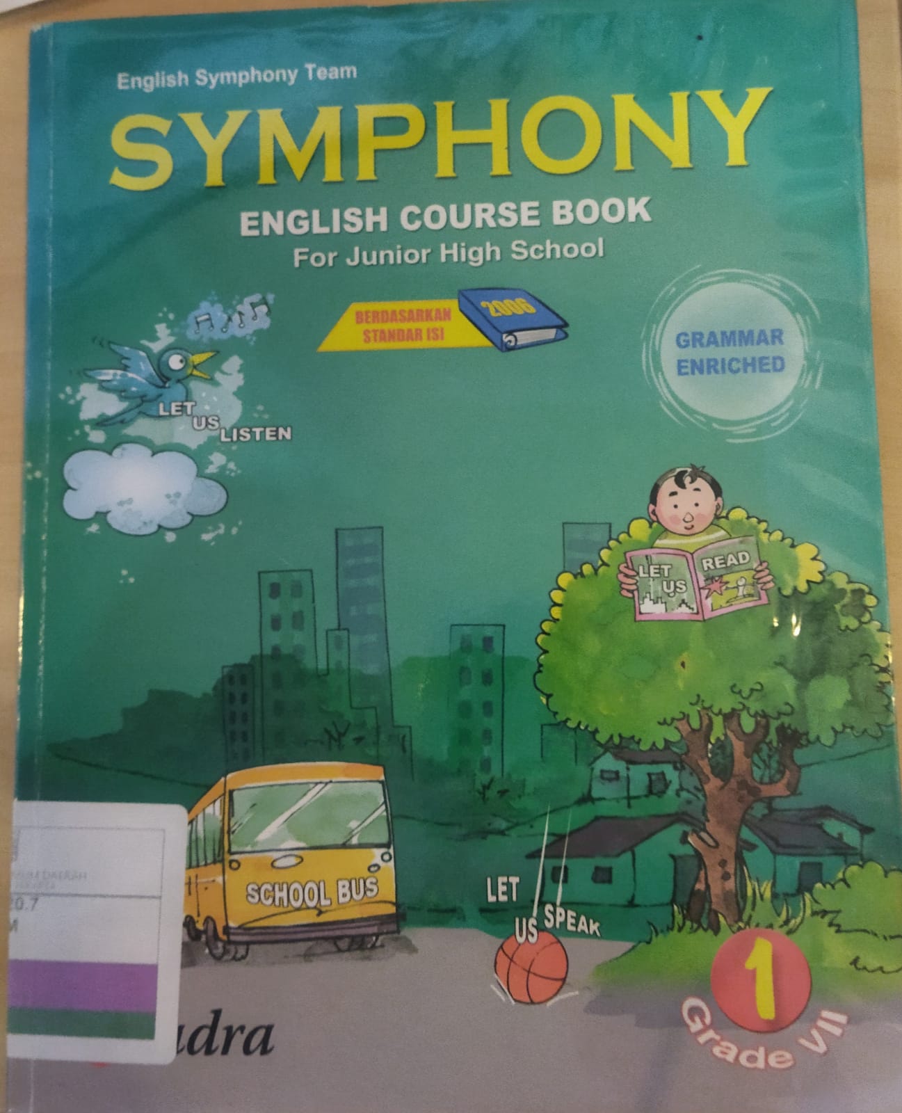 SYMPHONY English Course Book 1 : For Junior High School Grade VII