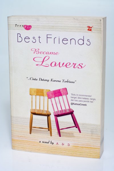 Best friends became lovers :  Cinta datang karena terbiasa