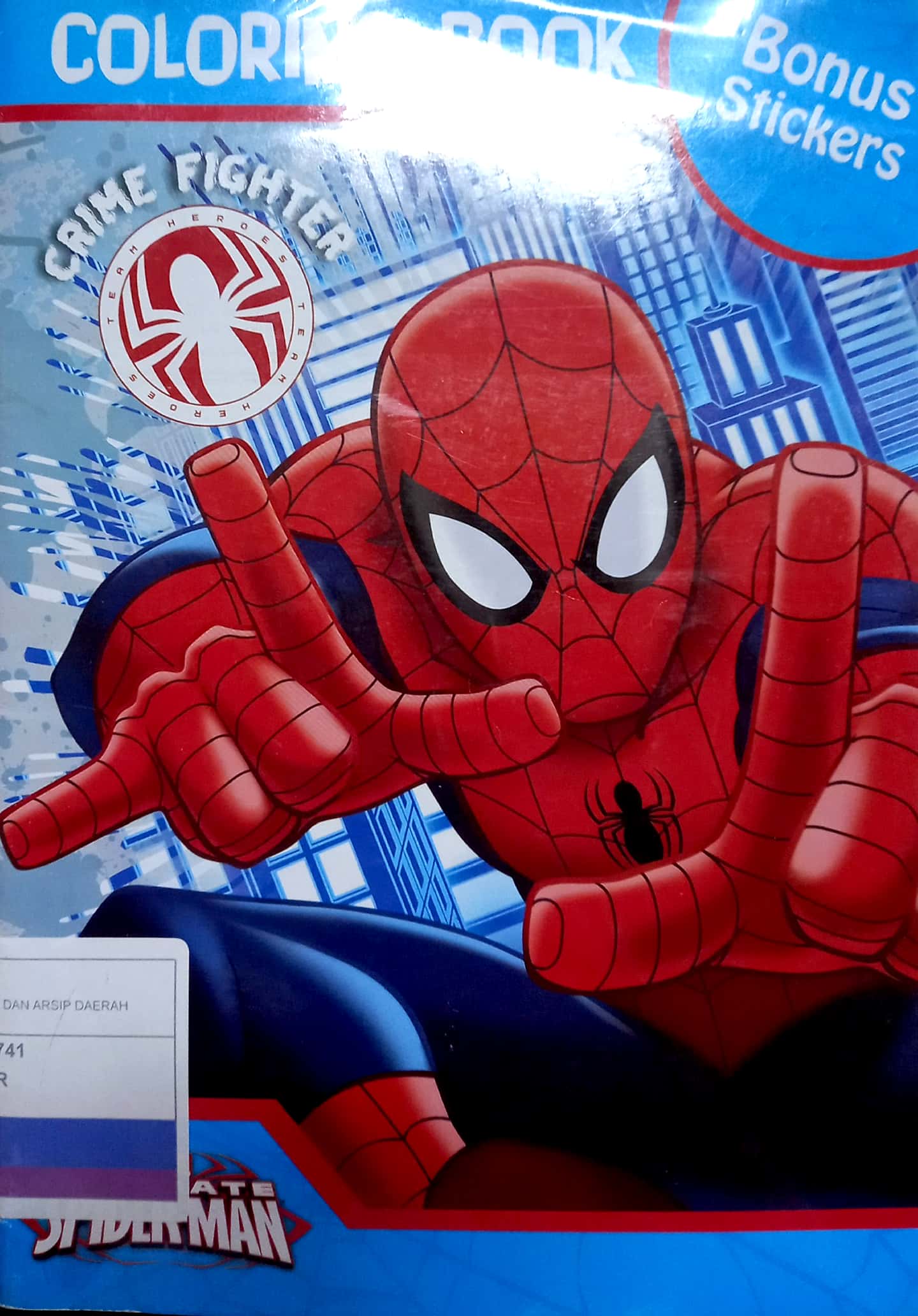 Coloring book :  crime fighter ultimate spiderman
